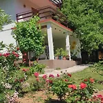 Montenegrinabih, Petrovici, Istocno Dom wakacyjny Sarajewo