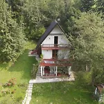 Dom wakacyjny Montenegrinabih, Petrovici, Istocno
