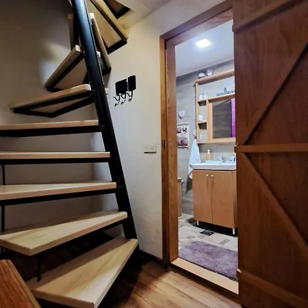 Montenegrinabih, Petrovici, Istocno *