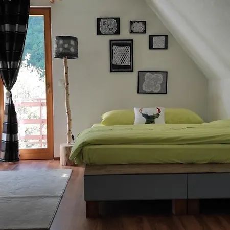 Montenegrinabih, Petrovici, Istocno 度假居