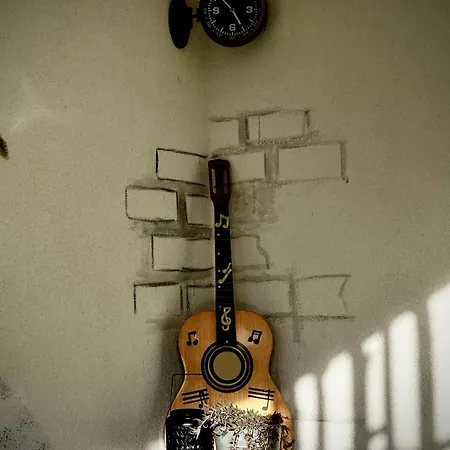 Vikendica Montenegrinabih, Petrovici, Istocno