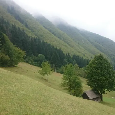 Vikendica Montenegrinabih, Petrovici, Istocno Sarajevo