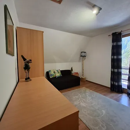 Montenegrinabih, Petrovici, Istocno * Sarajevo