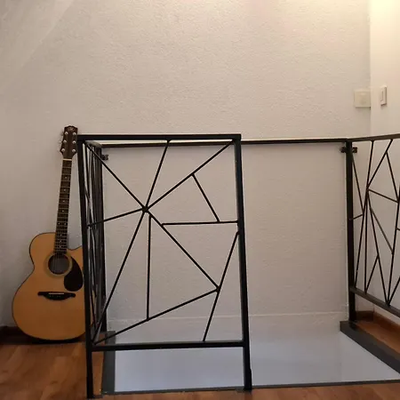 Montenegrinabih, Petrovici, Istocno Vikendica Sarajevo